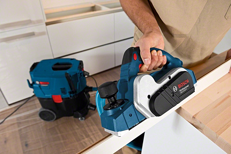 מקצוע חשמלי 82 מ''מ 710W GHO 26-82 BOSCH