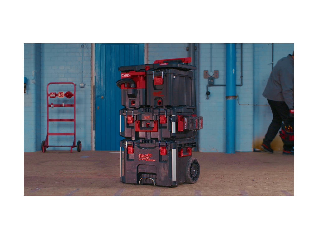 מתקן סוללות צדדי | MILWAUKEE PACKOUT M18