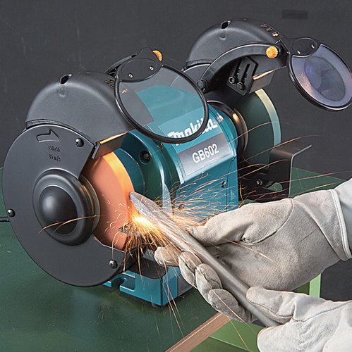 משחזת שולחנית חשמלית 6'' דיסק 150 מ''מ 250W GB602 MAKITA
