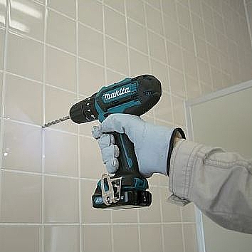מברגה-מקדחה נטענת רוטטת 12V כולל סוללה HP333DWYE MAKITA
