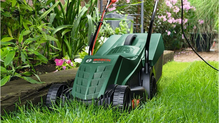 מכסחת דשא חשמלית Bosch EasyRotak 32-215 בהספק 1200W - מכסחת קומפקטית וקלה לגינון ביתי מדויק