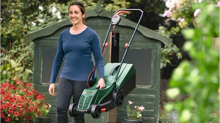 מכסחת דשא חשמלית Bosch EasyRotak 32-215 בהספק 1200W - מכסחת קומפקטית וקלה לגינון ביתי מדויק